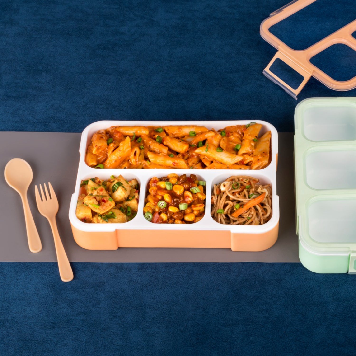Compartmentalized lunch box Compartmentalized lunch box